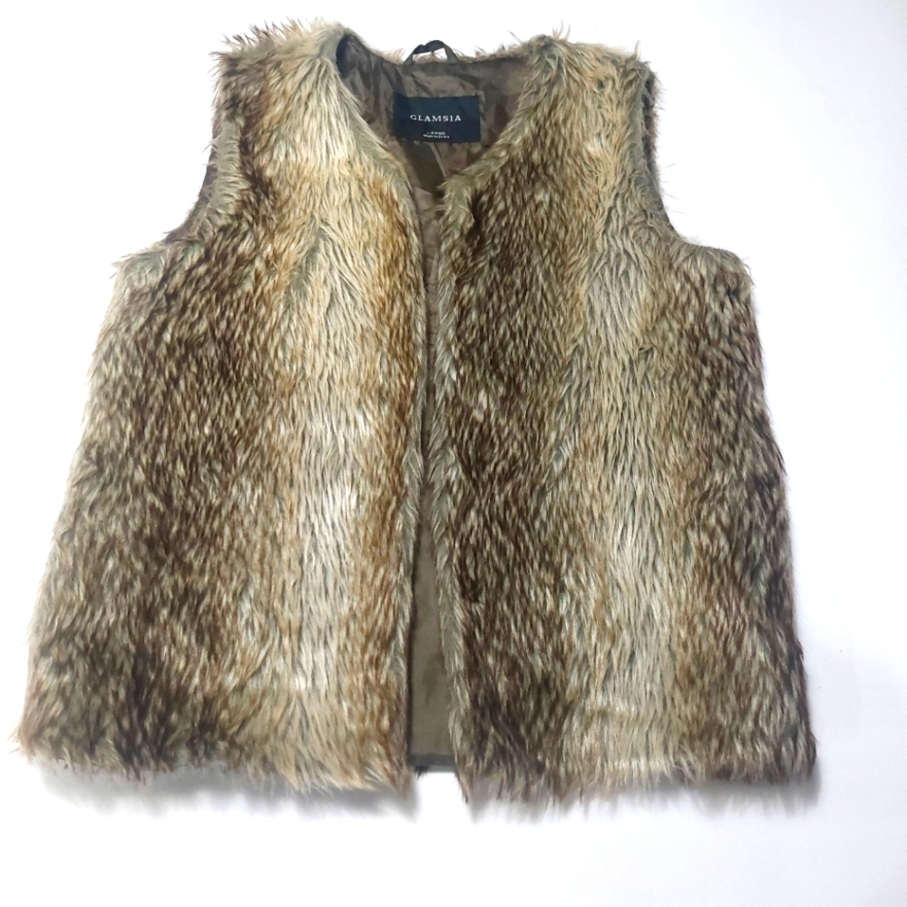 GLAMSIA Faux Fur Vest Size Large.